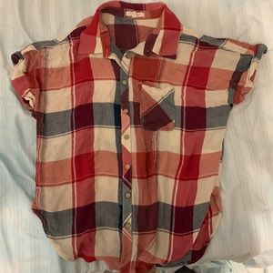 SHORT SLEEVED flannel top